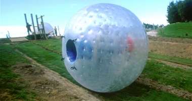 zorbing_2446955b